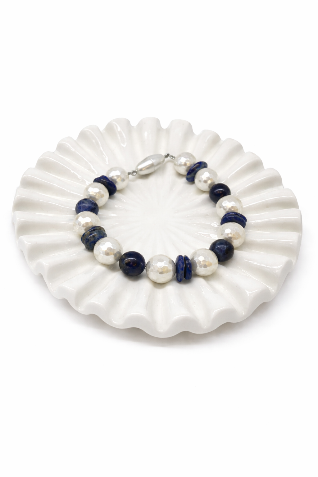 Armband mit Lapislazuli, Sodalith und Muschel-Kern-Perle